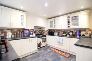 Kitchen/Breakfast Room- click for photo gallery